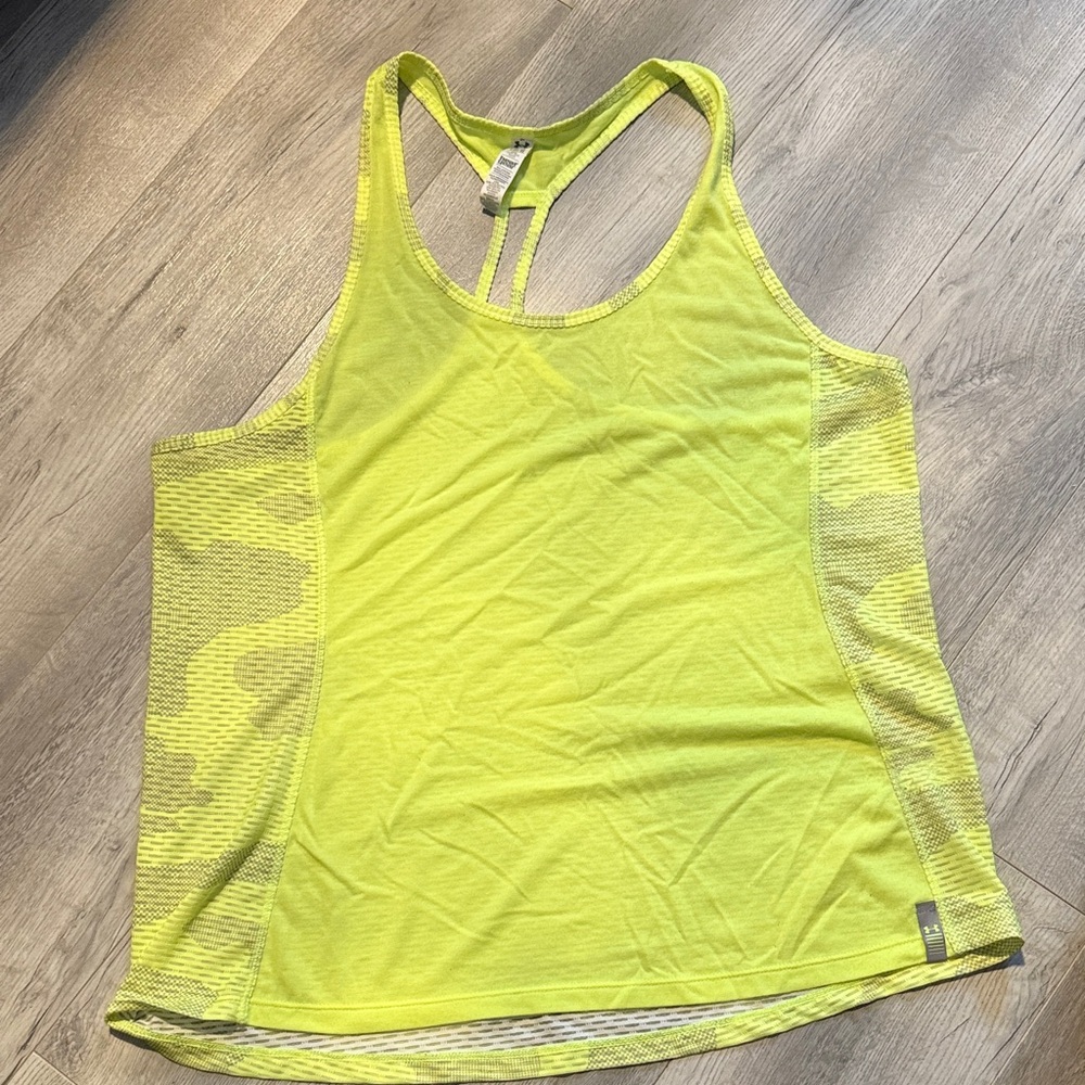 Under Armour heat gear tank top size large